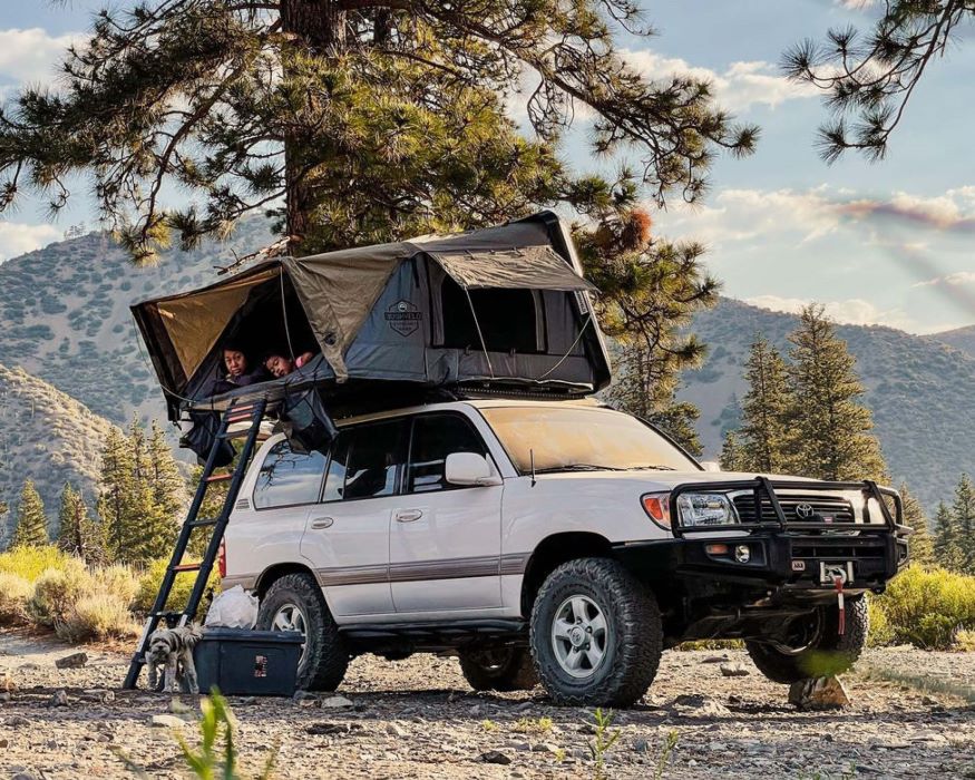 HD Bushveld 4 - Cantilever Hard Shell Roof Top Tent 4 Person, Grey Body & Green Rainfly